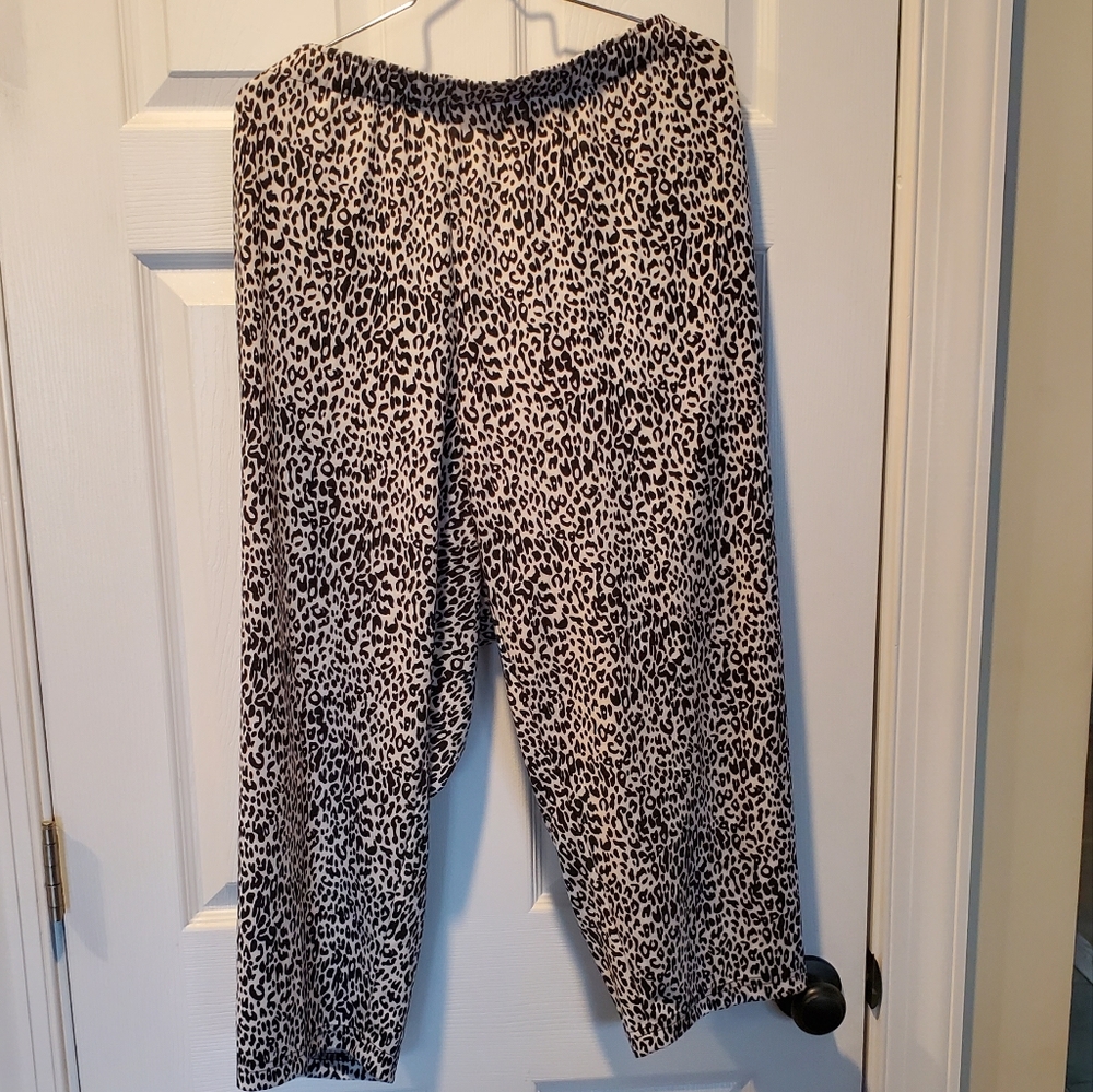 Cathy Daniels Plus Size 3X Capris NWOT
